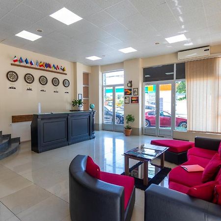 Hotel Phasis Кутаиси Екстериор снимка