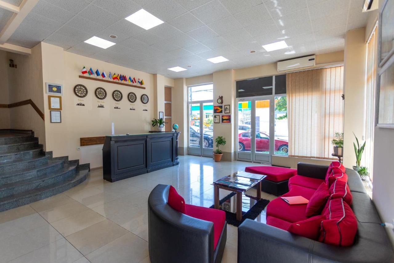 Hotel Phasis Кутаиси Екстериор снимка