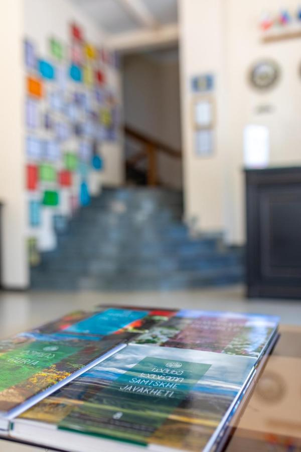 Hotel Phasis Кутаиси Екстериор снимка