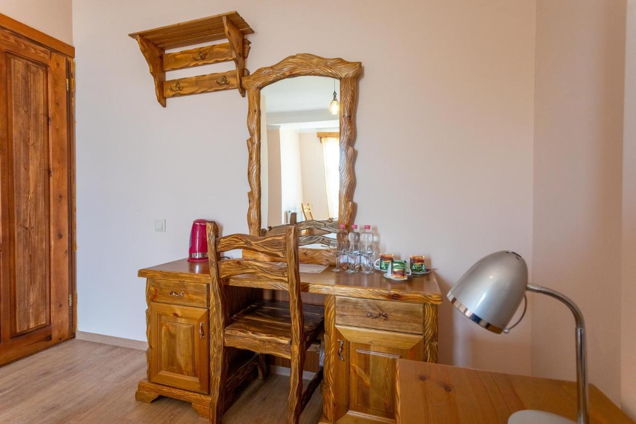 Hotel Phasis Кутаиси Екстериор снимка