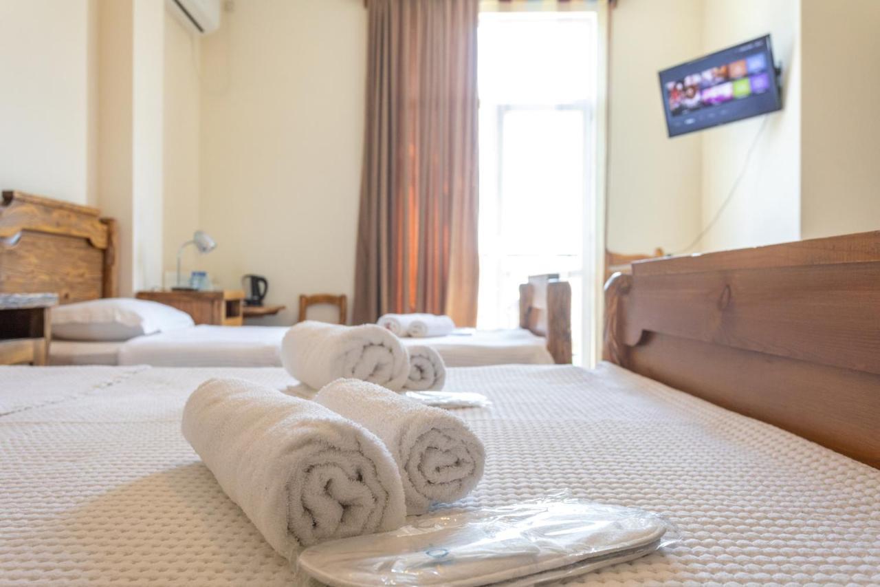 Hotel Phasis Кутаиси Екстериор снимка