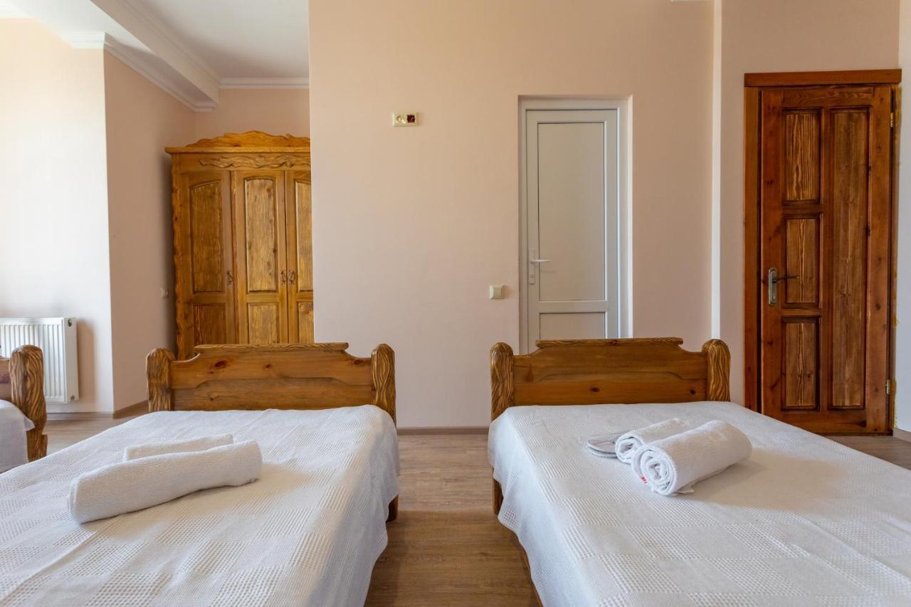 Hotel Phasis Кутаиси Екстериор снимка