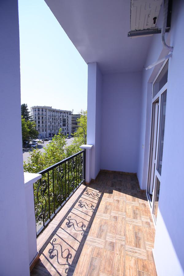 Hotel Phasis Кутаиси Екстериор снимка